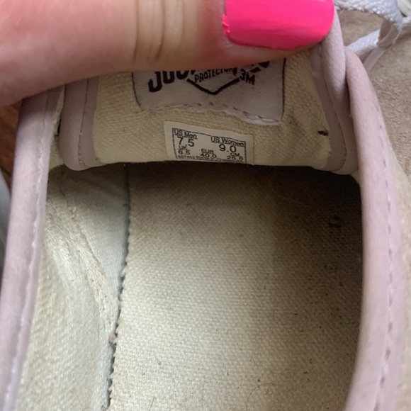 Vans - Picture 5 of 6